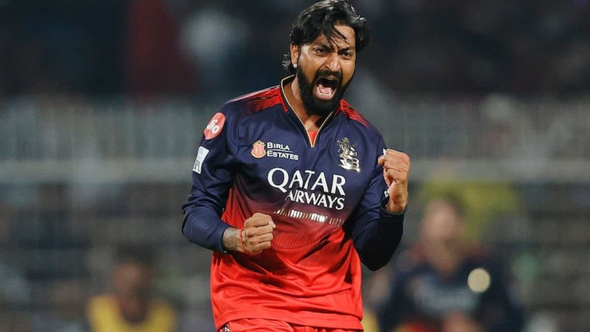 IPL 2025:  Krunal Pandya gives a deadly bouncer to Venkatesh Iyer during KKR vs RCB match spt   