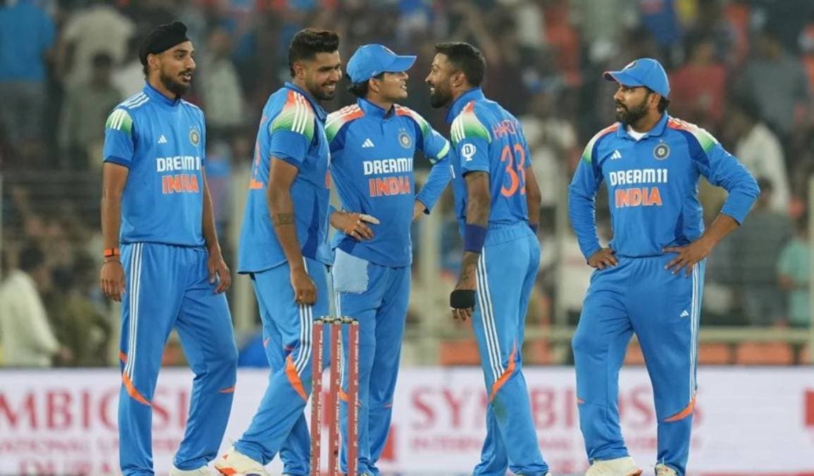 BCCI not to allow families of Indian cricketers in line with the new policy of board from Champions Trophy spt 