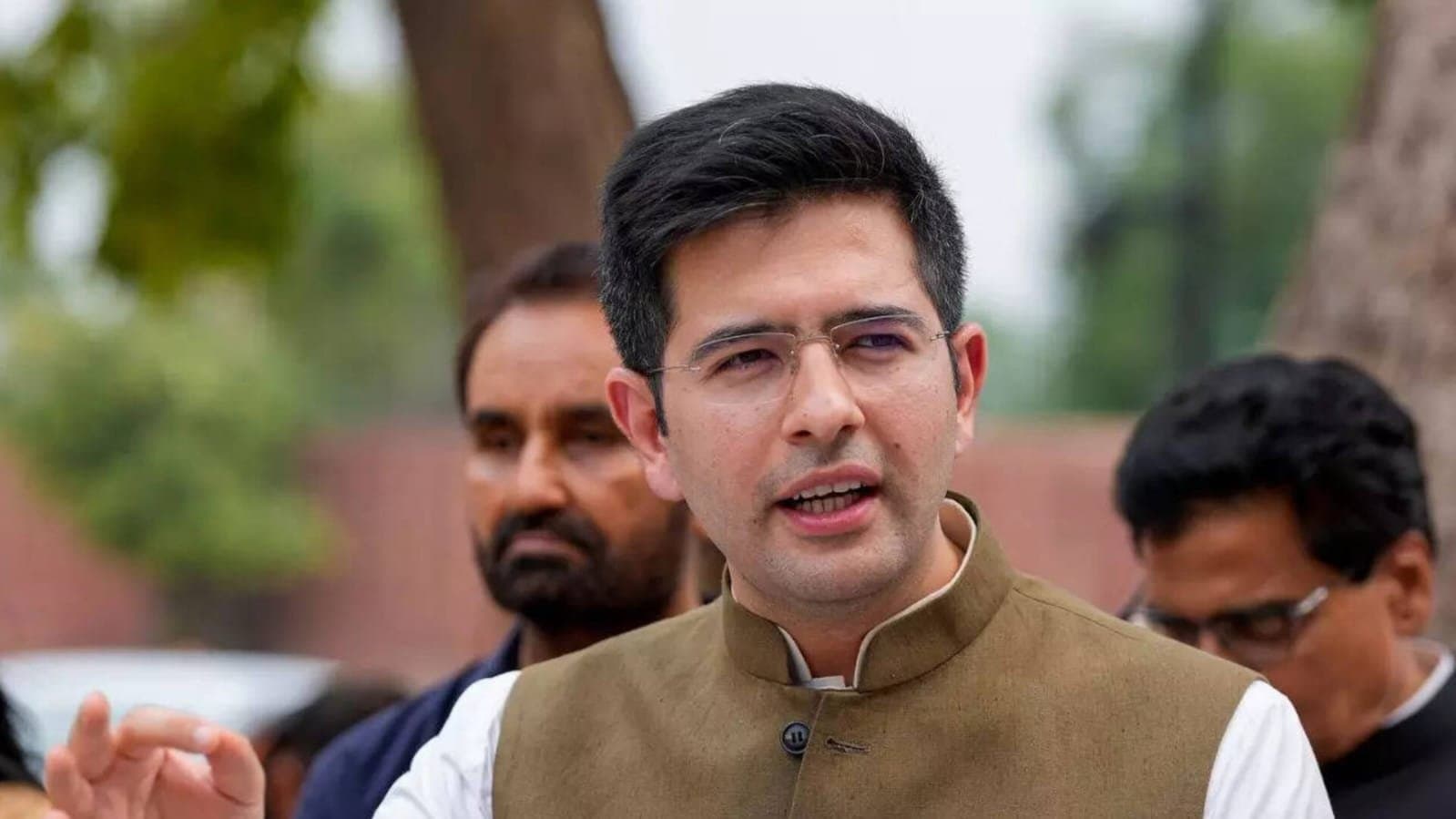 Raghav Chadha: চোখের বিরল অসুখে ভুগছেন রাঘব, চিকিৎসা চলছে লন্ডনে, জানাল আপ 