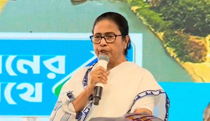 Mamata Banerjee: ‘বিজেপি-কংগ্রেস-সিপিএমের জন্য চাকরি দিতে পারছি না’, আরামবাগ থেকে বিস্ফোরক মমতা