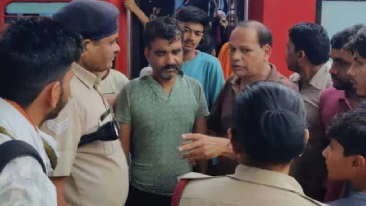 BJP Leader Stops Thief From Stealing Mother’s Ashes On Train