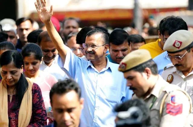 KEJRIWAL : জেল থেকে মুক্তি পাচ্ছেন না কেজরিওয়াল, দিল্লি হাই কোর্টে শুনানি শেষে রায়দান স্থগিত
