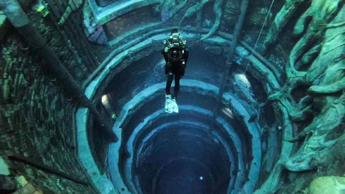 Deepest swimming poll in Dubai makes everyone happy