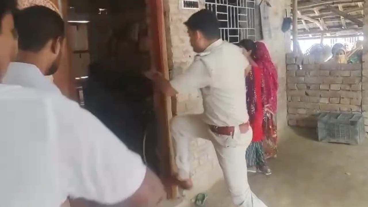 At Murshidabad ASI rescues minor girl from kidnapper by breaking down door