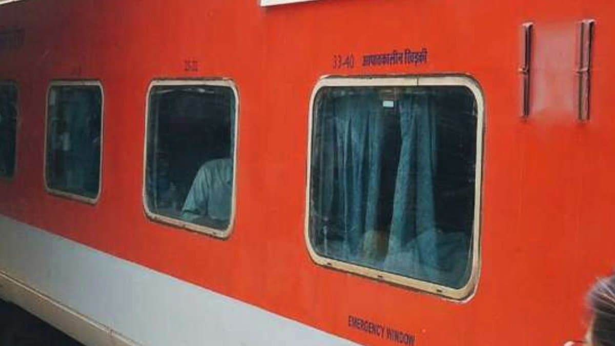 Lucknow Man Using Trick To Steal From Passengers arrested 