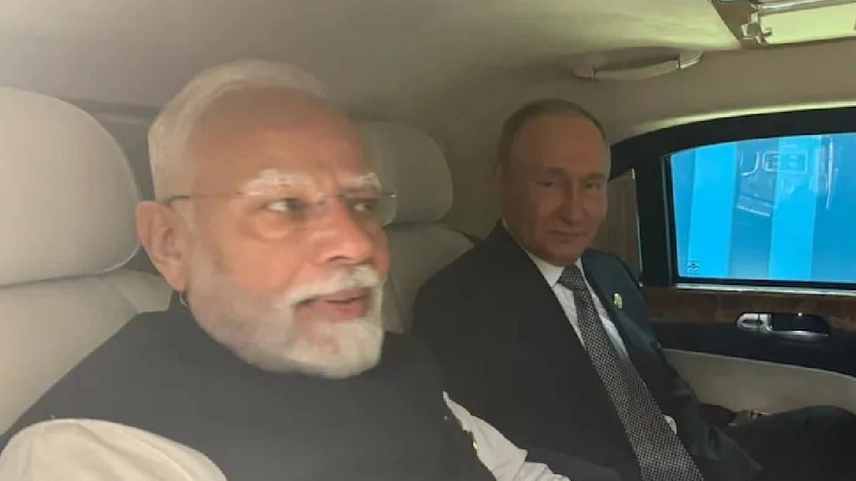 Modi Putin hold bilateral meet in China Putin Wanted To Travel With PM Modi After SCO