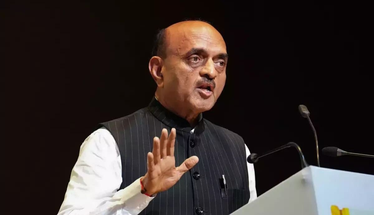 রাষ্ট্রায়ত্ব ব্যাঙ্কগুলিতে বিপুল আর্থিক জালিয়াতি,জানালেন কেন্দ্রীয় মন্ত্রী