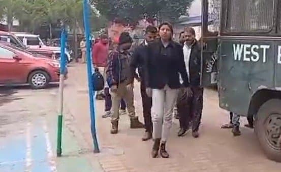  Burdwan: দমকল অফিসার সেজে প্রতারণার অভিযোগ, মেমারিতে মহিলা-সহ ধৃত তিন