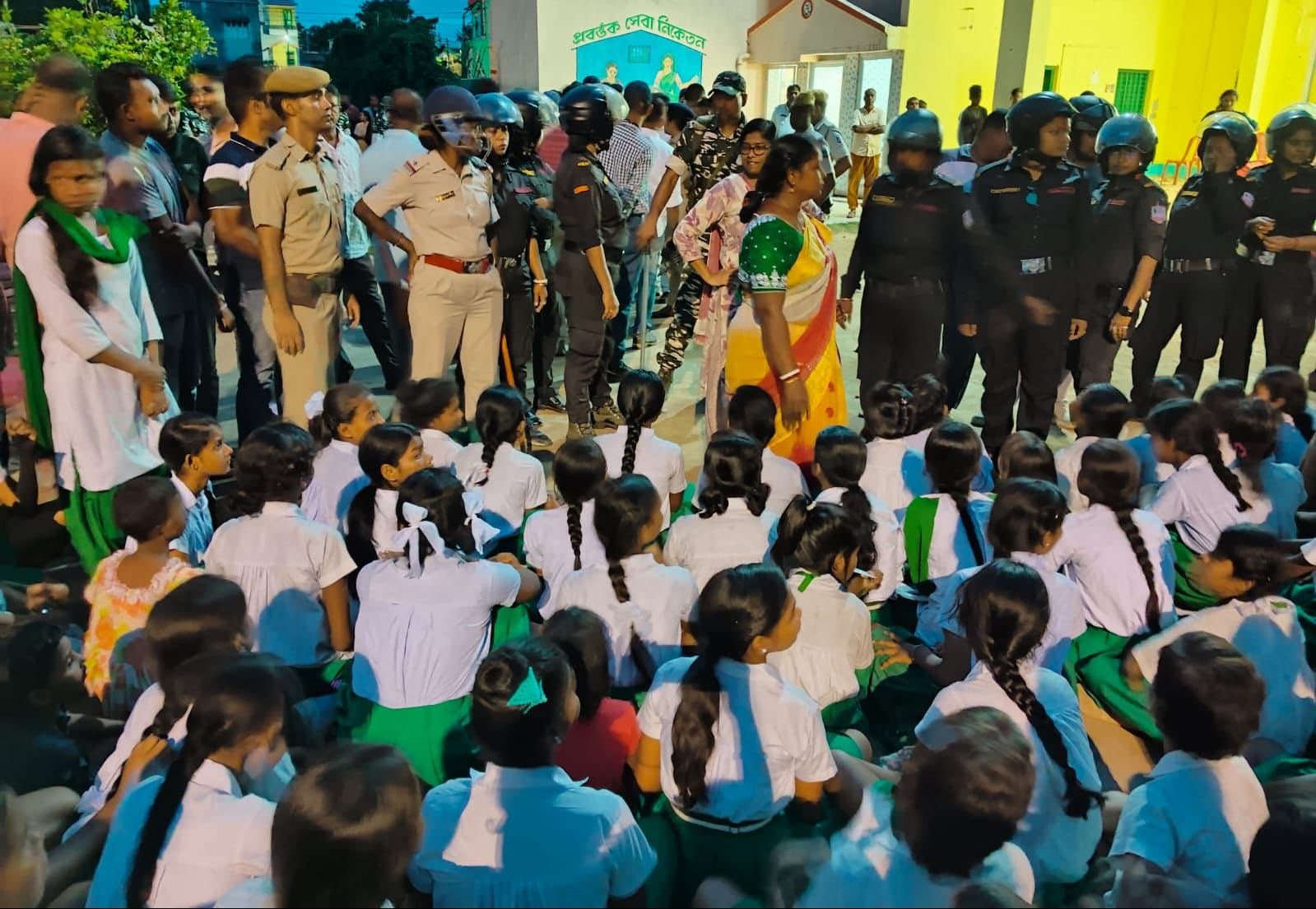 আবাসিক ছাত্রীর সঙ্গে খারাপ আচরণ, অগ্নিগর্ভ চন্দননগরের প্রবর্তক হোম