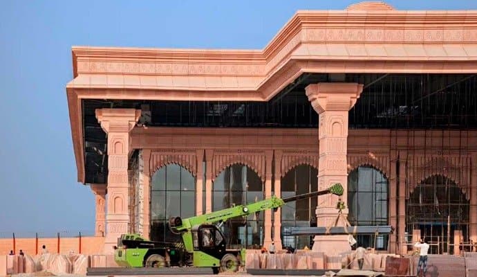 REAL ESTATE : অযোধ্যায় নির্মাণ শিল্পের রমরমা বাজার