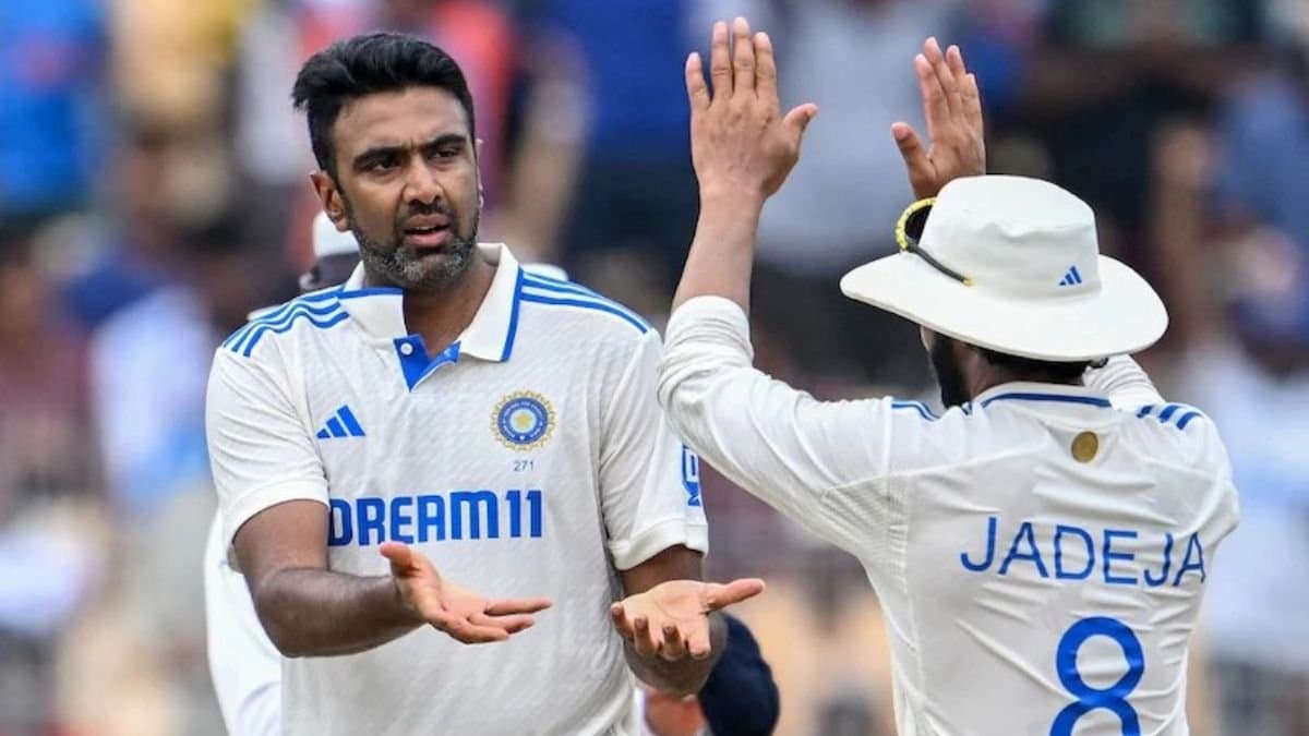 Harbhajan Singh is not happy about the team selection of India in the third test spt
