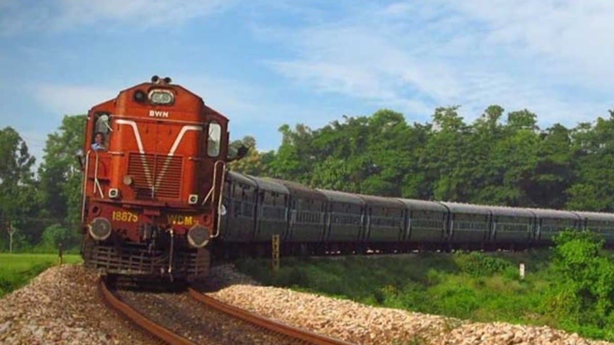 These alternatives apps will help to book tickets while IRCTC down gnr