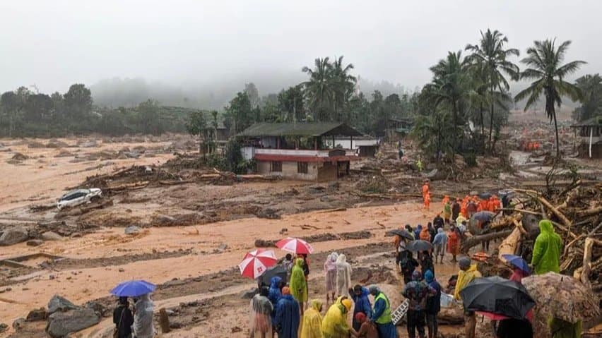 Wayanad Landslides: একের পর এক ভূমিধস, বিপর্যস্ত ওয়েনাড়ে মৃত বেড়ে ৮৯, ধ্বংসস্তূপে এখনও আটকে শতাধিক 