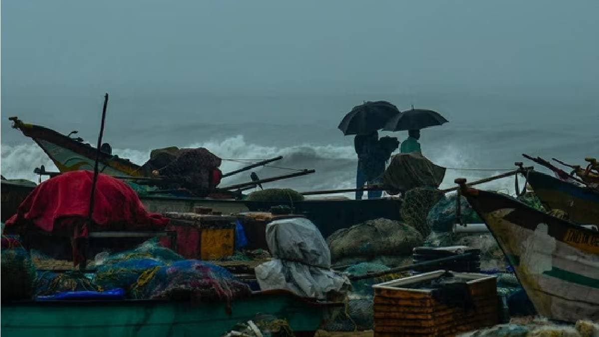 Cyclone Fengal Landfall Likely Today, Schools, Colleges Shut In Tamil Nadu, Puducherry gnr