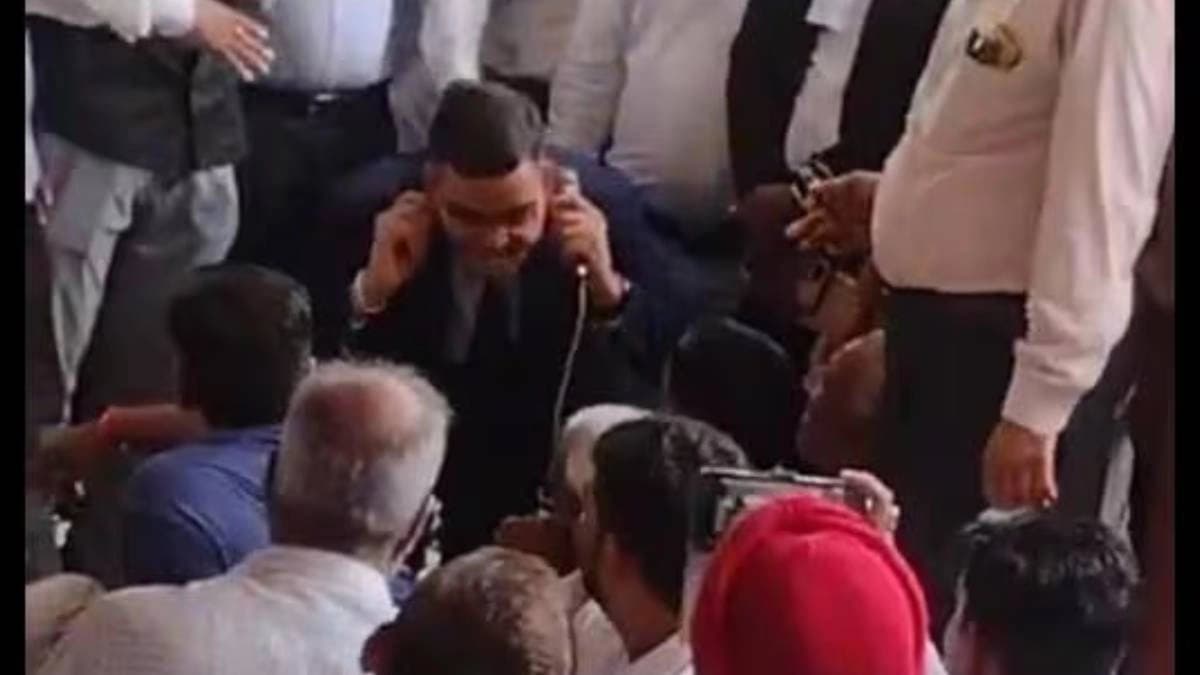 IAS officer did sit ups in front of lawyers in UP