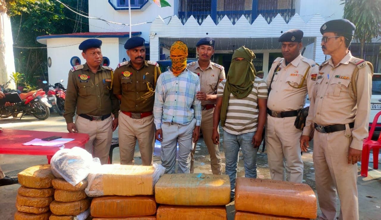 Tripura: সোফার ভেতরে লুকিয়ে গাঁজা পাচারের চেষ্টা ত্রিপুরায়