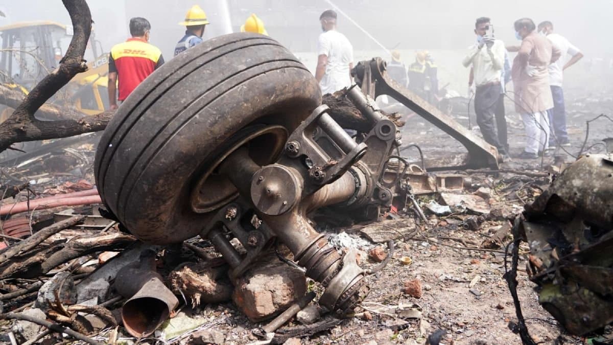 Ahmedabad Plane Crash: Crowd poured in Ahmedabad crashed site to take selfie