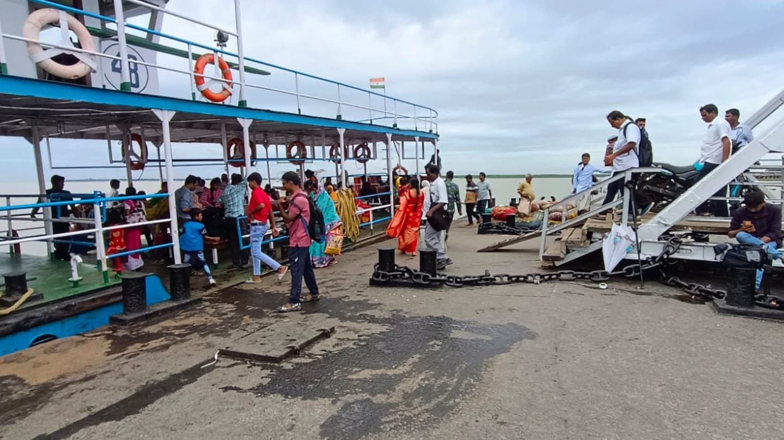 Cyclone Dana: West Bengal state transport department asks nine districts to stop ferry services for consecutive two days_gnr
