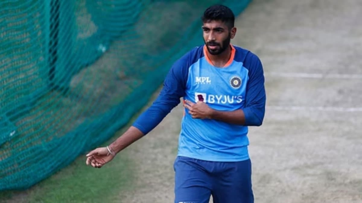 Absence of Jasprit Bumrah will reduce India's chance of winning Champions Trophy considerably, says Ravi Shastri spt