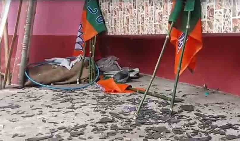 BJP: আমডাঙায় বিজেপি নেতার বাড়িতে বোমাবাজি
