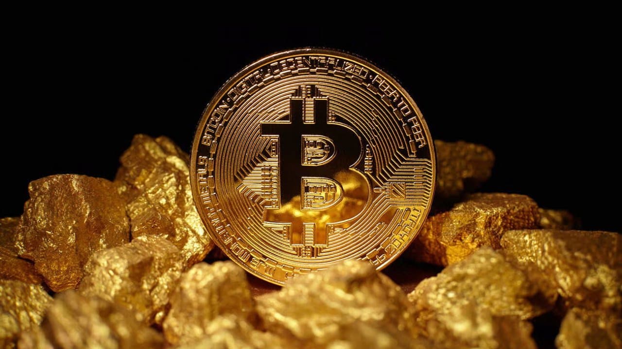 Gold or Bitcoin in 2025 Which is the better for investment