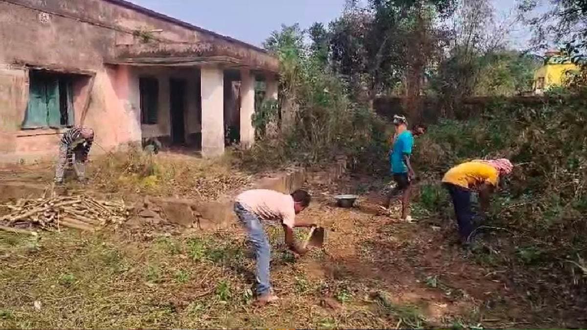 Properties of Painter Jamini Roy may be grabbed apprehend the locals