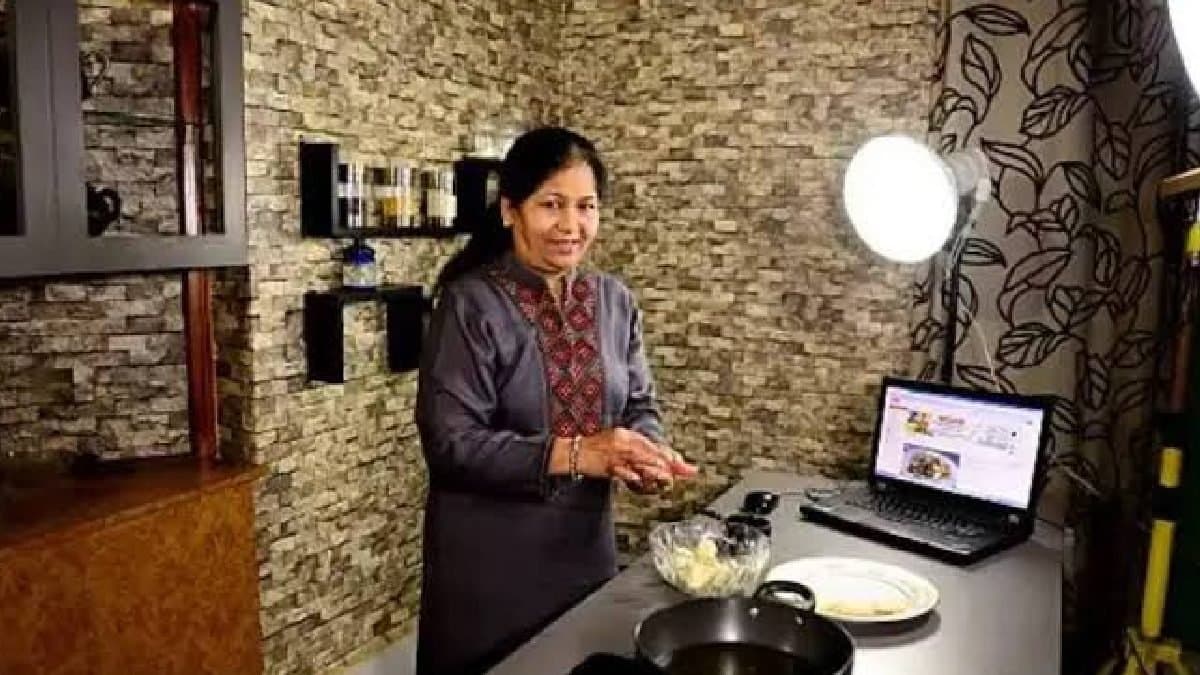 Nisha Madhulika The 65 year old Teacher Turned YouTuber from Uttar Pradesh gnr 