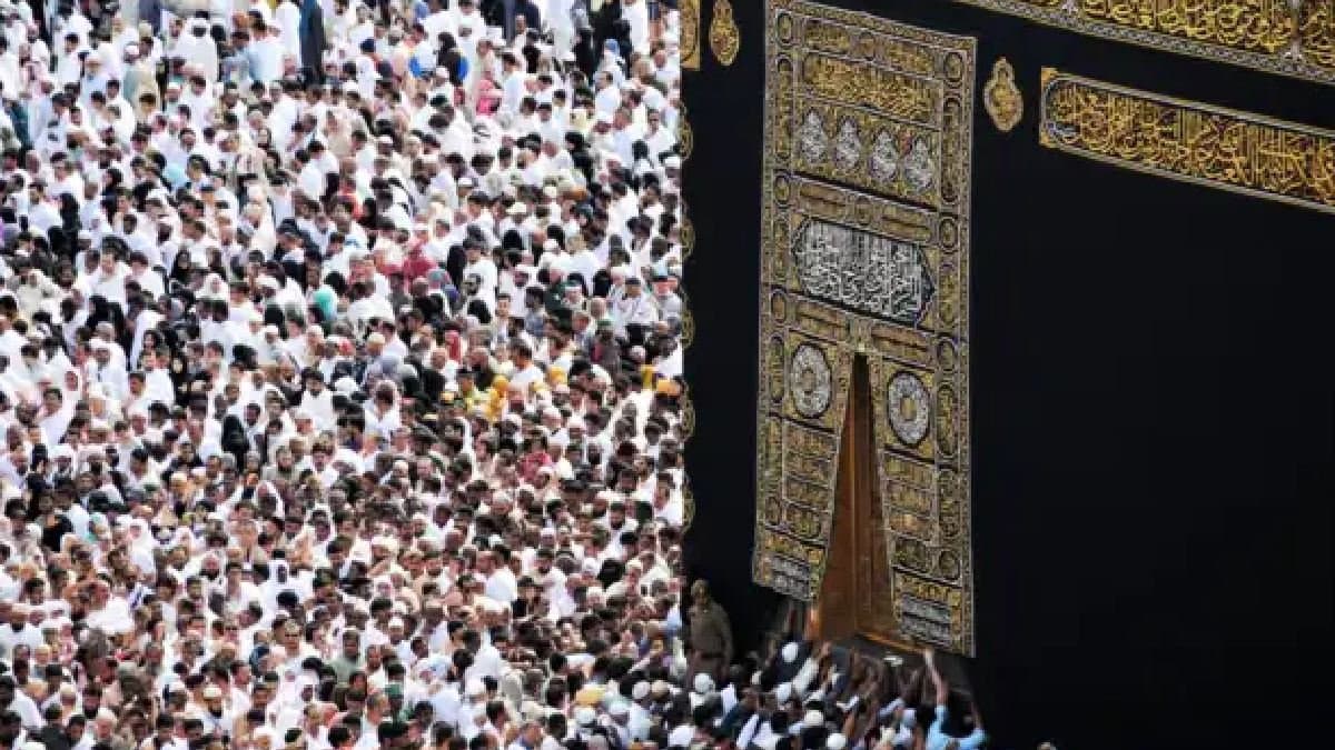 Saudi Arabia bans visas for 14 country including India know the reason 