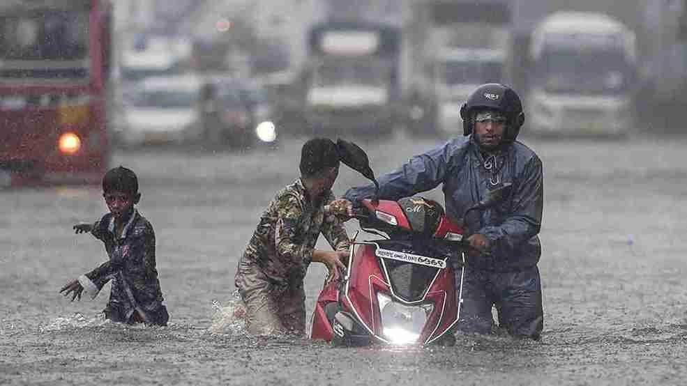  12 Killed Schools Colleges Closed Trains And Flights Hit After Heavy Rainfall in Maharashtra