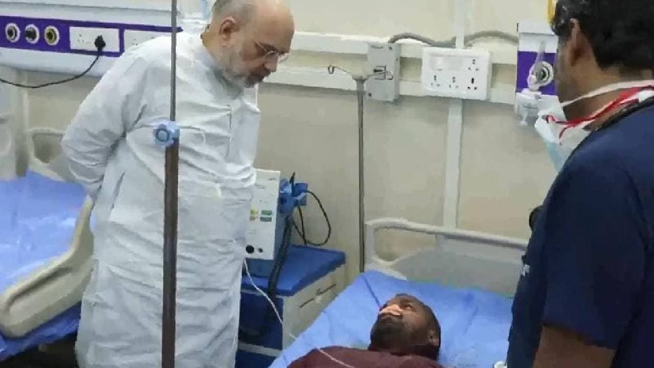 Delhi Explosion: Delhi Amit Shah in hospital emergency meeting with Delhi Police 
