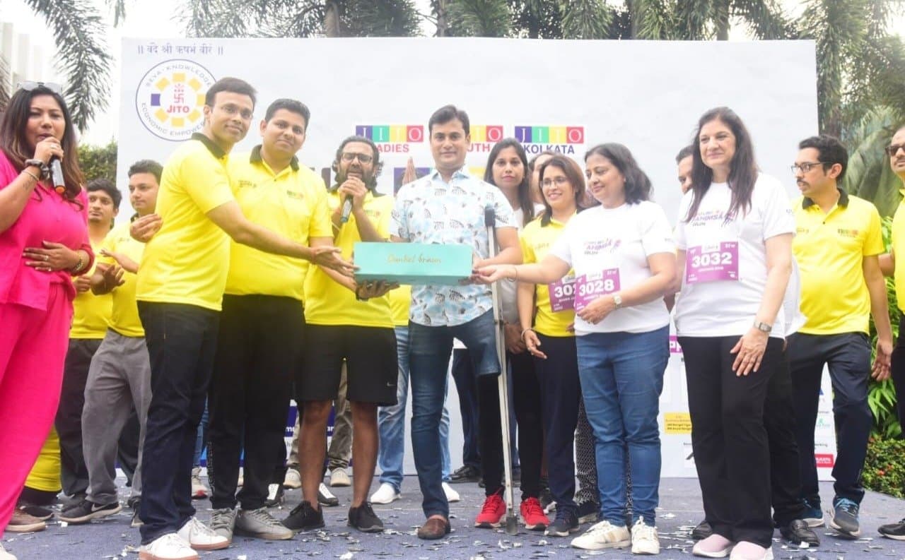Ahimsa Run: শান্তির বার্তা বহন করল 'অহিংস রান'