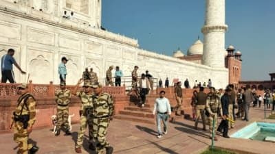 Bomb threats at tajmahal in agra_gnr