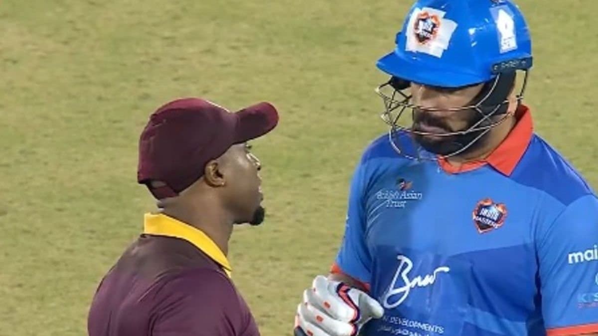 Yuvraj Singh involved in a heated atercation With West Indies Masters Star Tino Best in International Masters League spt 