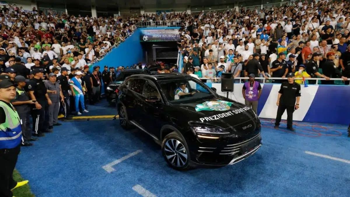 Uzbekistan gifts cars to national team members for advancing to World Cup 