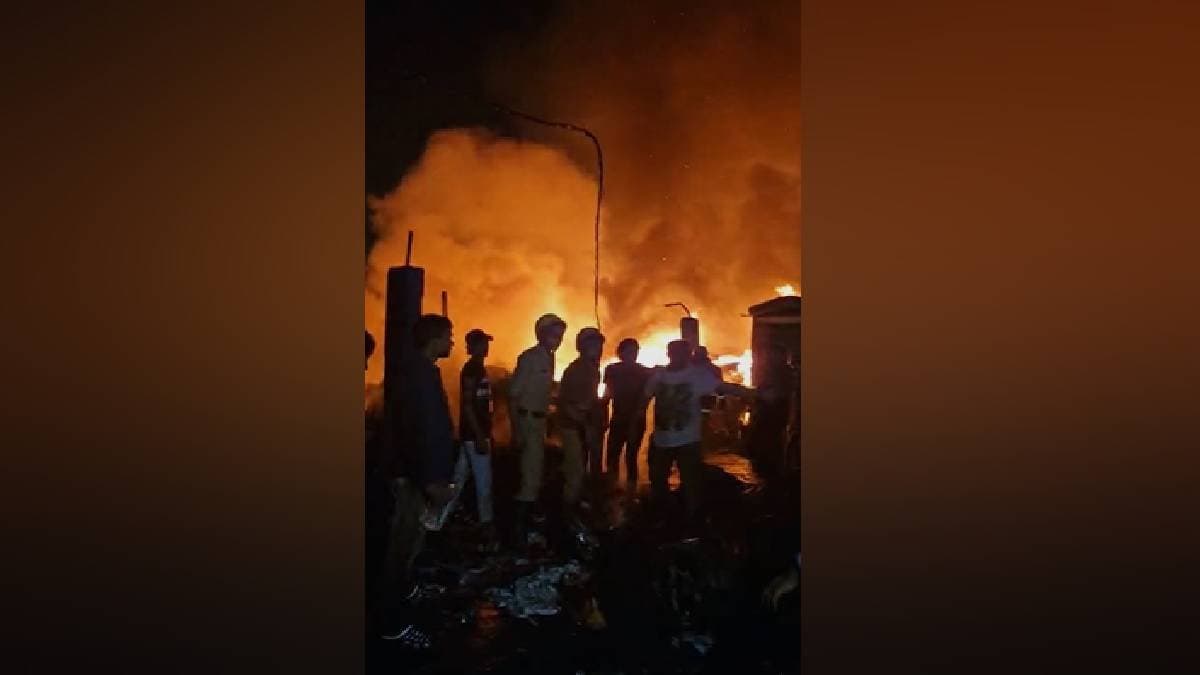 one dead in narkeldanga fire kolkata