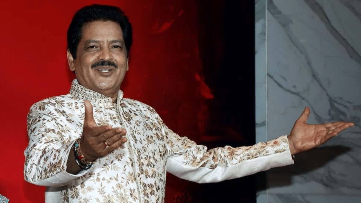 Udit Narayan in Controversy Again over Kiss  and Pintu Ki Pappi joke