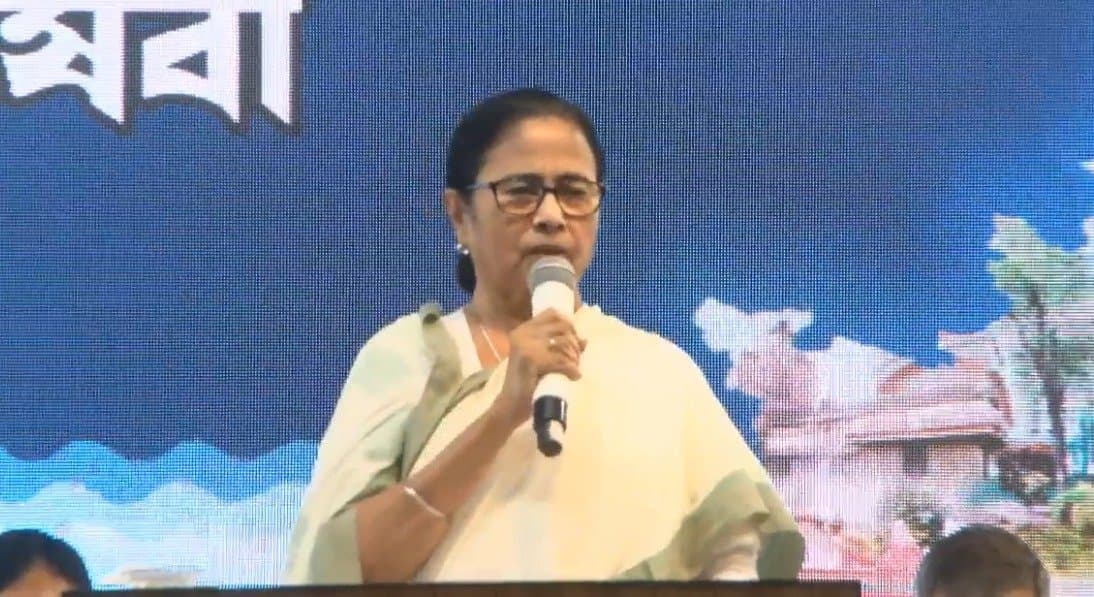 Mamata Banerjee: বাংলায় তিনটি নতুন মেডিক্যাল কলেজ নির্মাণের ঘোষণা মমতার 