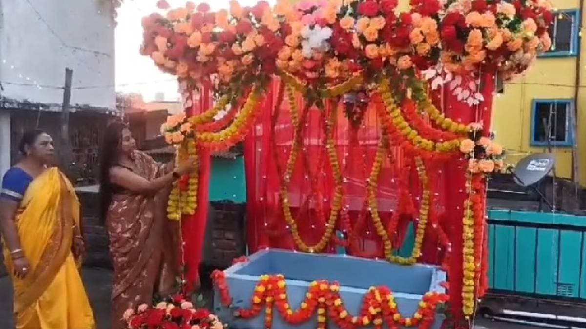 Malda family arranged chatth festival in their house to combat environment pollution gnr