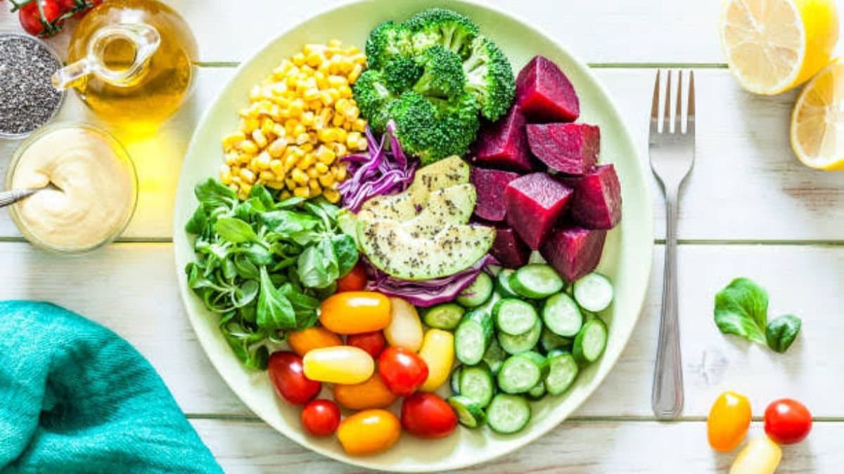 Beetroot salad is full of antioxidants,it can make your stomach healthy and improved your skin tone lif