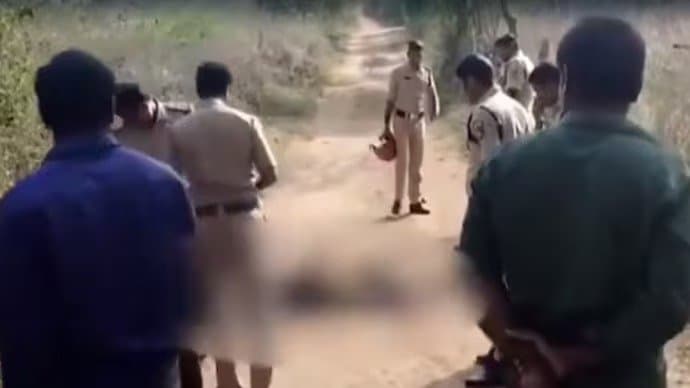 Telangana: প্রকাশ্য দিবালোকে তরুণীকে আগুনে পুড়িয়ে খুন 