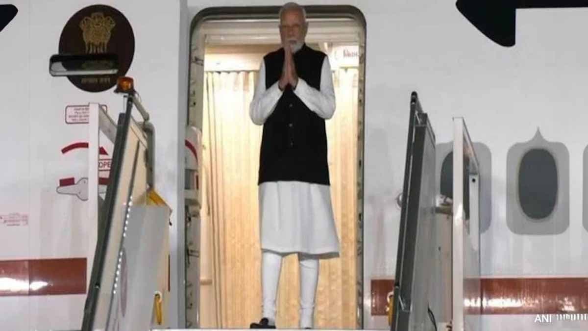PM Modi Arrives In Delhi After Attending BRICS Summit In Russia gnr