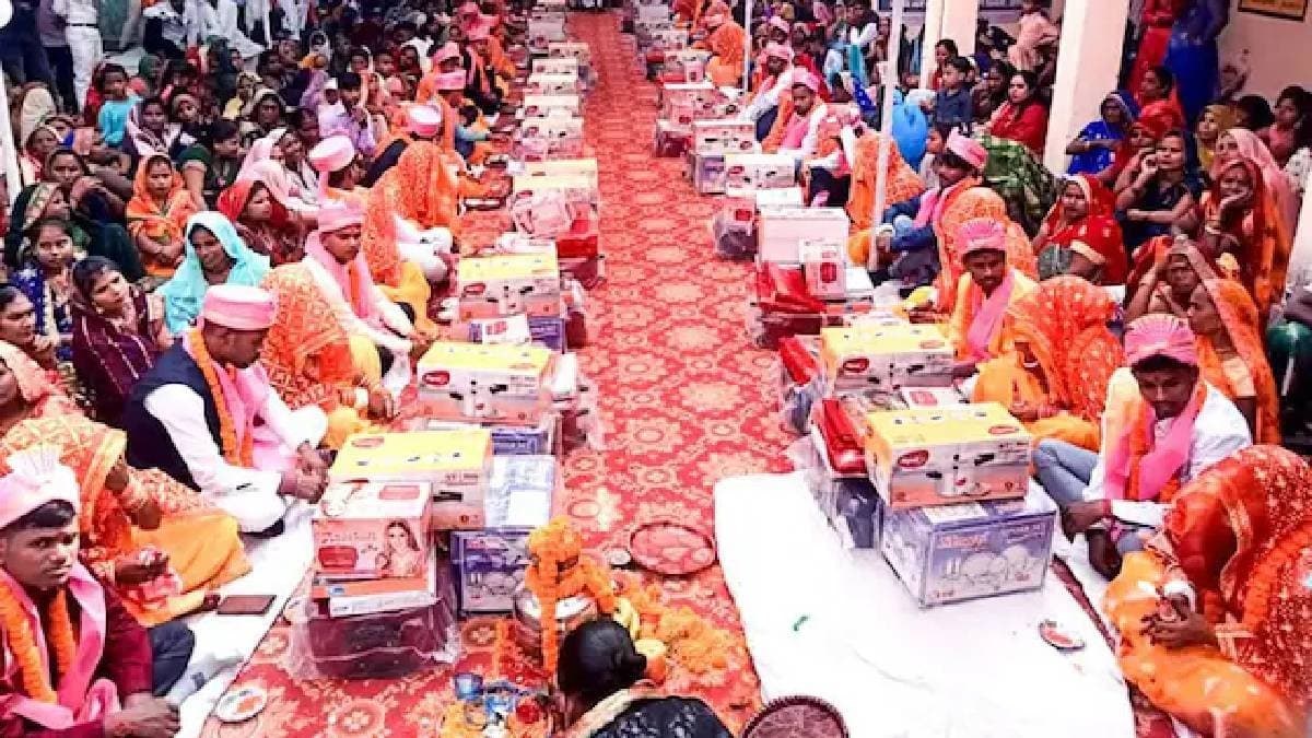 father Of 3 children ties knot with young woman at mass wedding for Govt benefits at Utter Pradesh