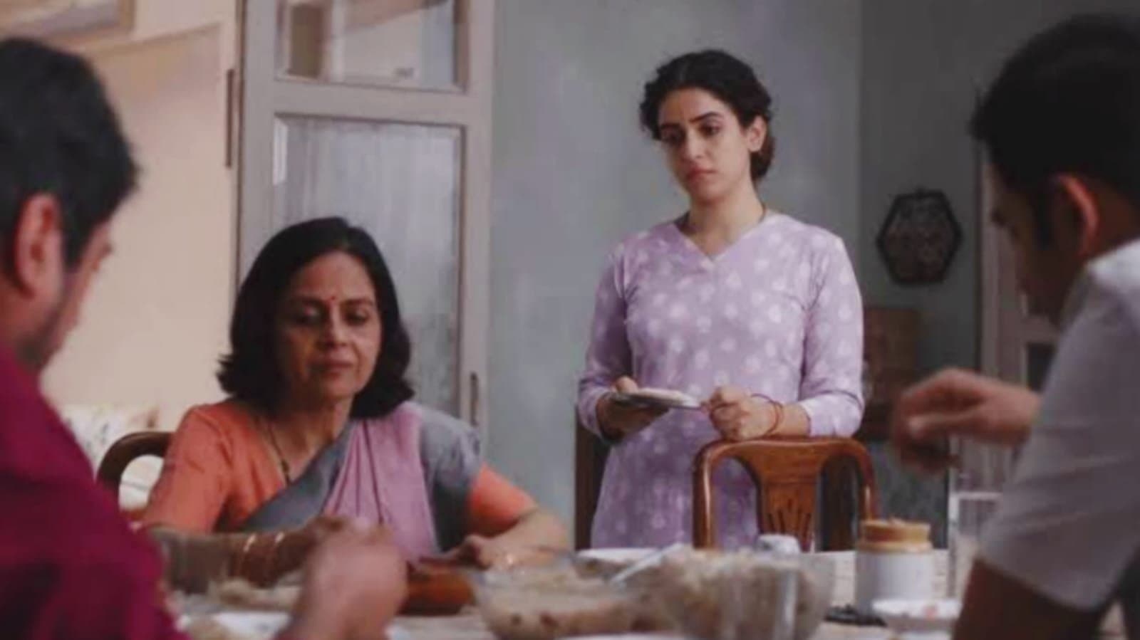  Review of Zee5 film Mrs starring Sanya Malhotra Nishant Dahiya Kanwaljit Singh 