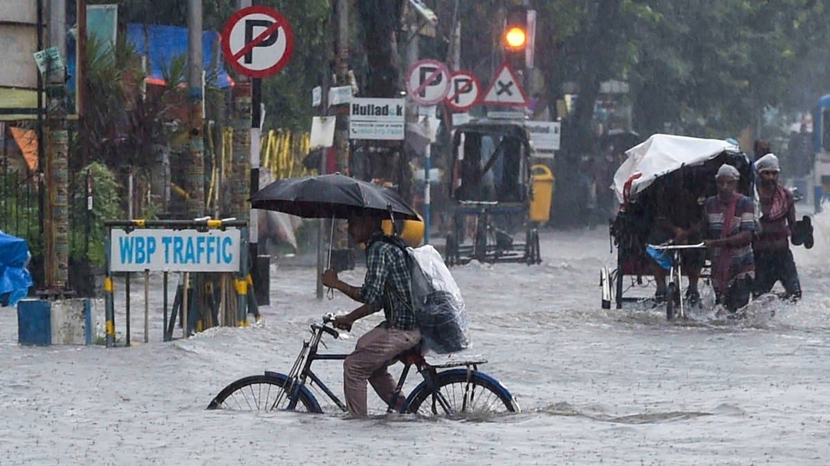 Latest IMD Weather Update heavy rainfall forecast in South bengal gnr