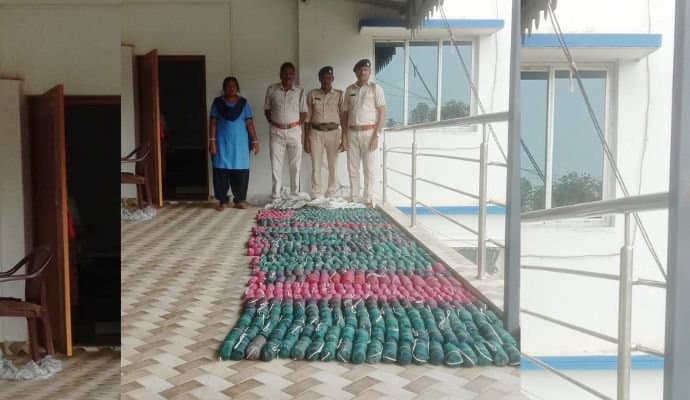 Bomb: ধনেখালি থেকে উদ্ধার গাছ বোমা!  ‌
