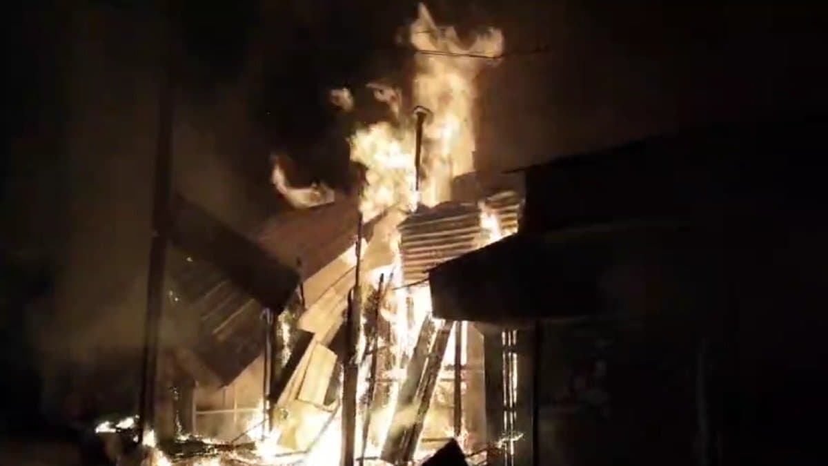 Four shop destroyed due to devastating fire in Bagda