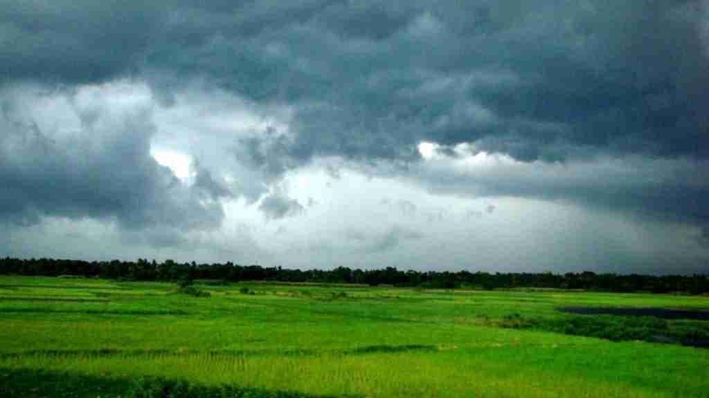 IMD Weather Forecast Monsoon Hits West Bengal Very Heavy Rainfall Red Alert in Six Districts in West Bengal