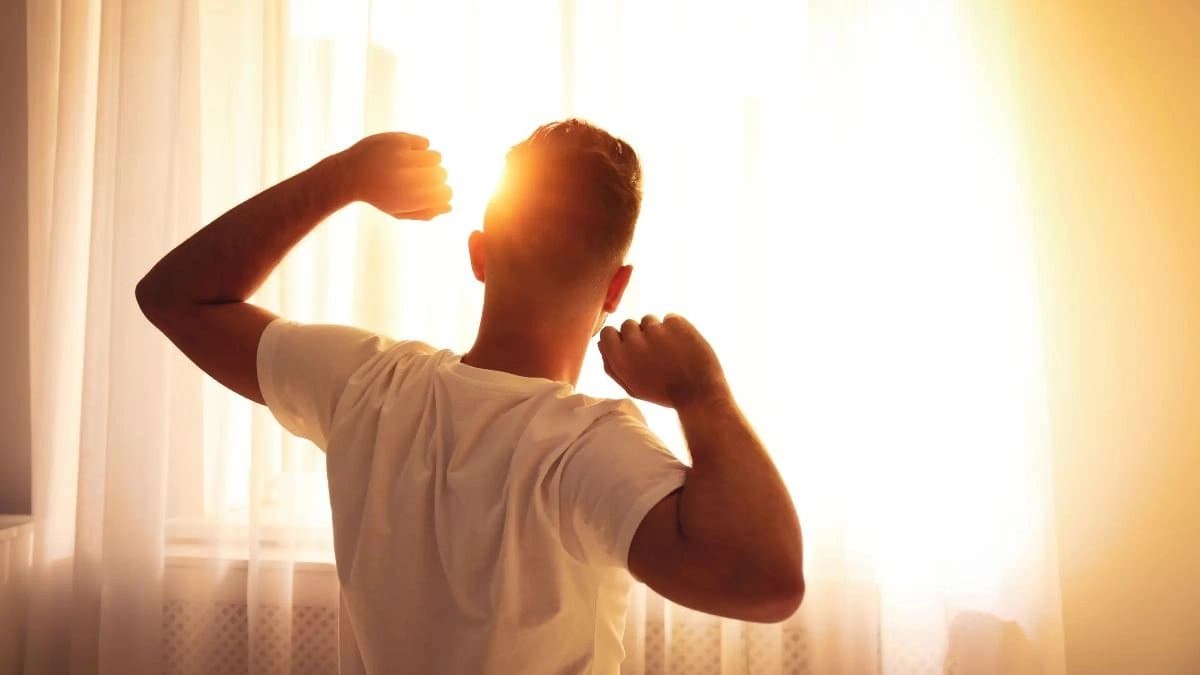 Stop using Mobile Smartphone in the morning to make your day more energetic