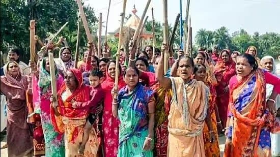 Sandeshkhali: সন্দেশখালিতে অশান্তি ছড়ানোর অভিযোগ, গ্রেপ্তার আইএসএফ নেত্রী আয়েশা বিবি