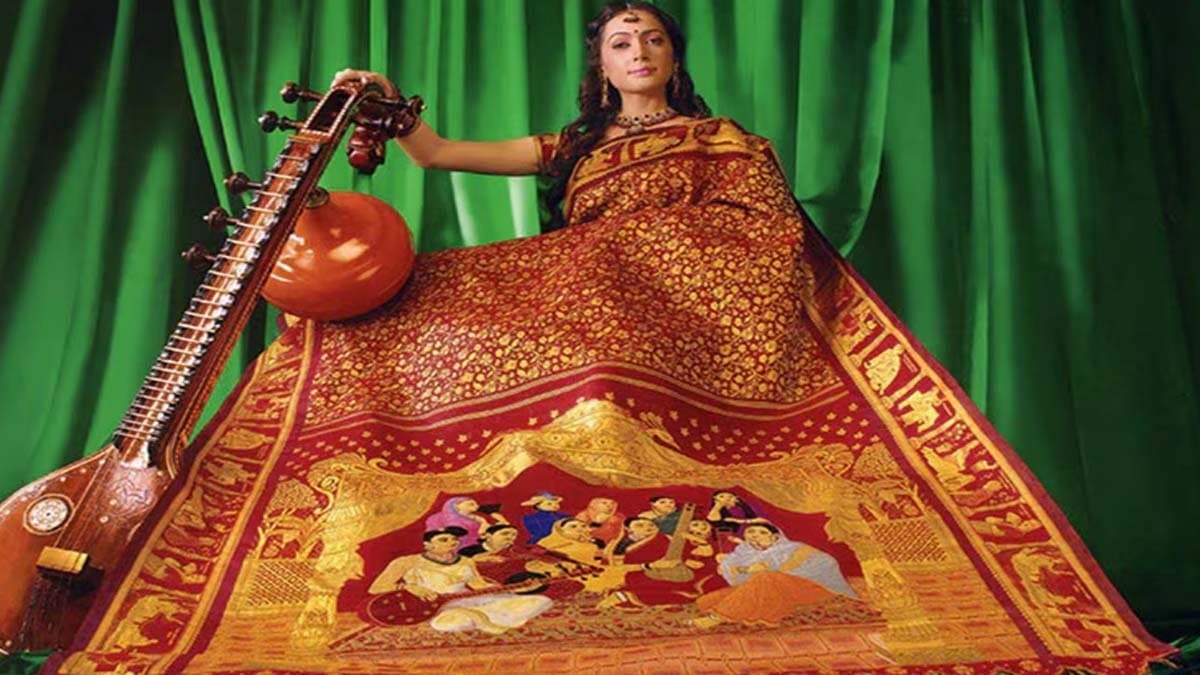 Worlds most expensive saree made of diamonds gold silver platinum and rubies it took a year and a half to make in India do you know its price